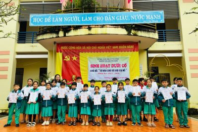 Chứng nhận vinh danh cho các em có số điểm cao, của ban tổ chức cấp toàn quốc cuộc thi Olympic Tiếng anh INTERNET (IOE).